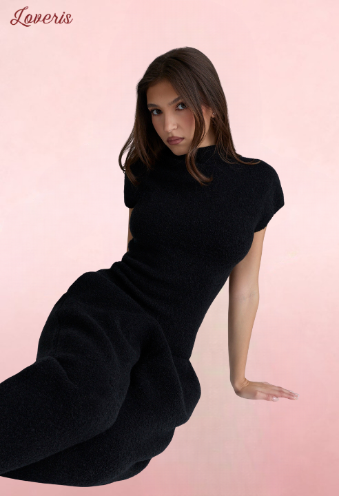 Caia Blusa Preta de Tricô Bouclé de Lã